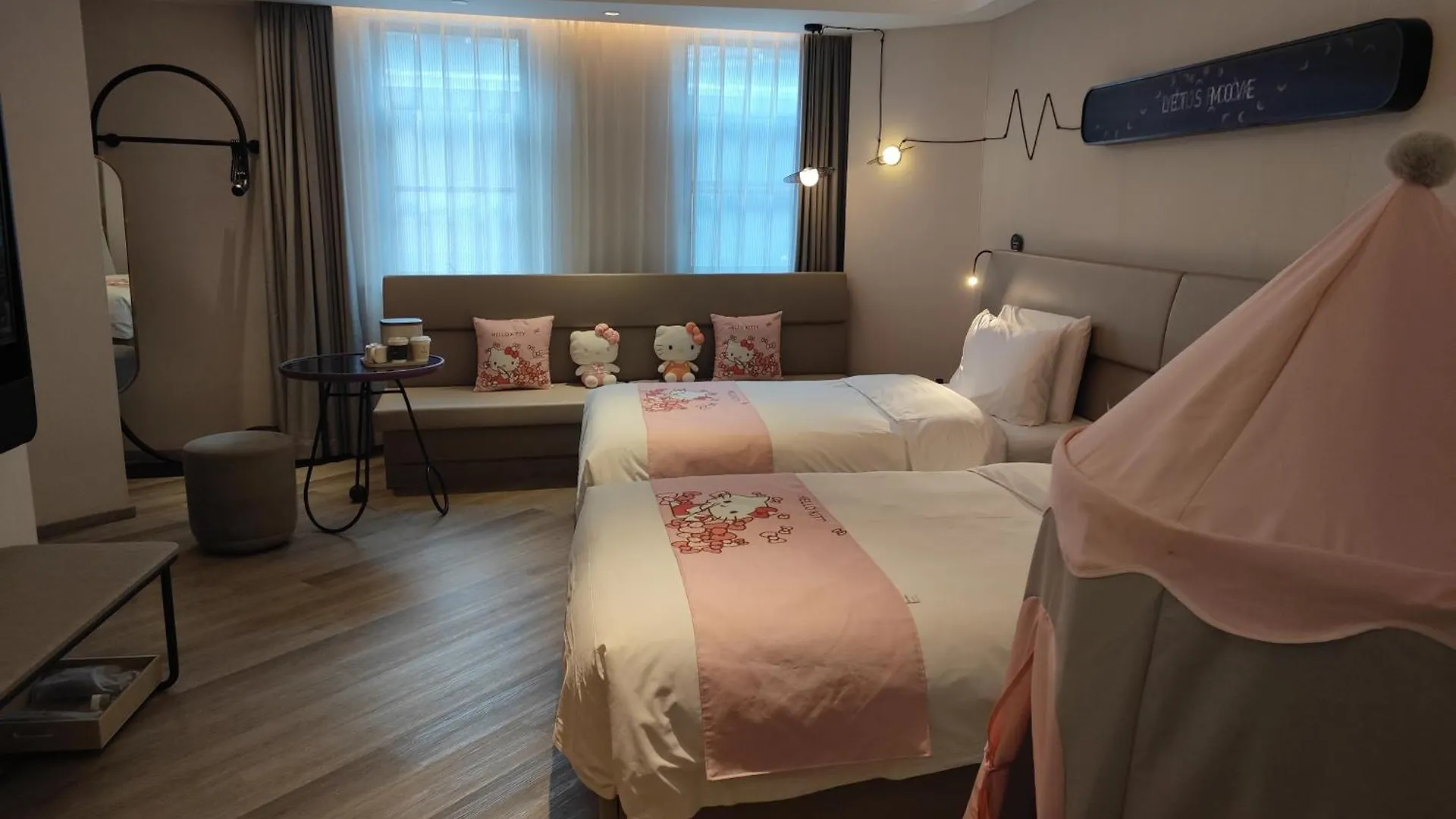 Atour Light Hotel Shanghai Xujiahui Jiaotong University